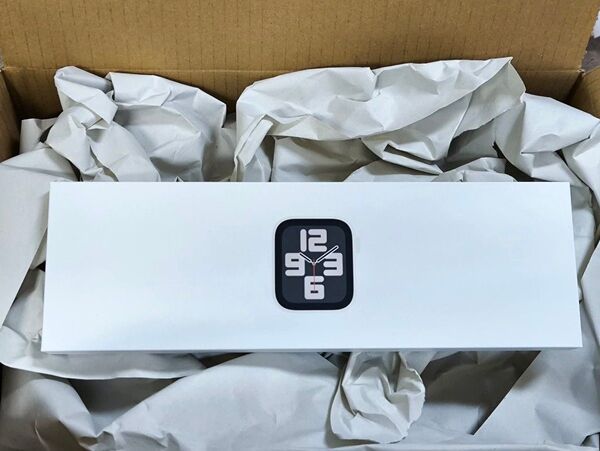 Apple Watch SE 第2世代 44mm GPSモデル スターライト ★バンド無し★未開封品