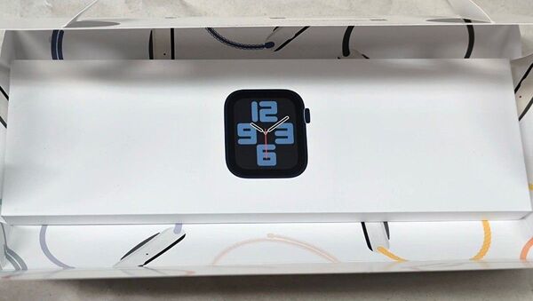 Apple Watch SE 第2世代 44mm GPSモデル ミッドナイト ★バンド無し★未開封
