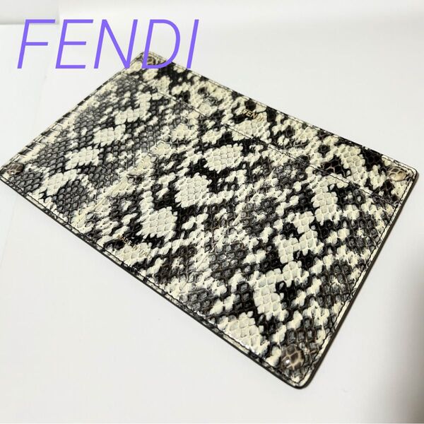 美品 FENDI フェンディ パイソン ピーカブー バッグインポケット
