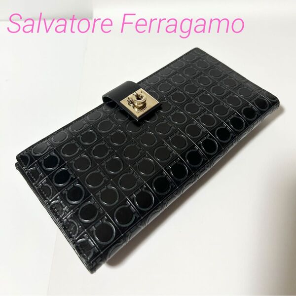 美品 Salvatore Ferragamo フェラガモ ガンチーニ レザー 二つ折り 長財布