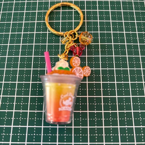 ディズニー ドリンク キーホルダー チャーム オレンジ ミッキー
