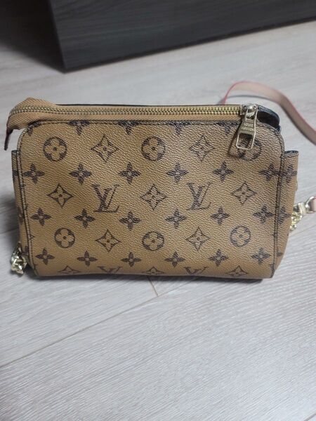 LOUIS VUITTON ショルダーバッグ ブラウン