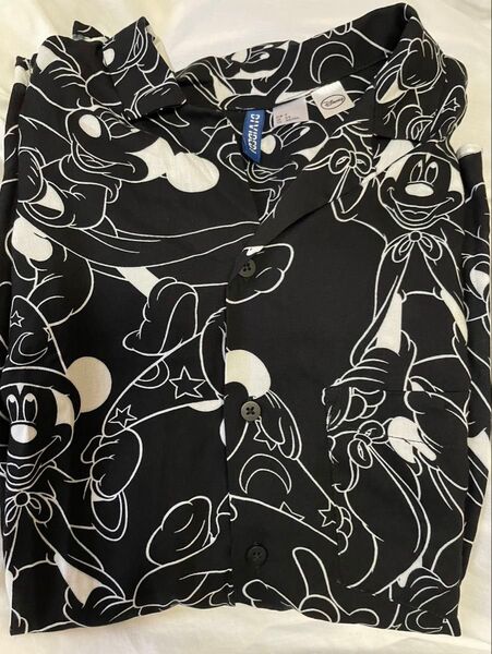 【美品】H&M ファンタジア ミッキー半袖シャツ アロハシャツ 総柄 黒 男女兼用 サイズS