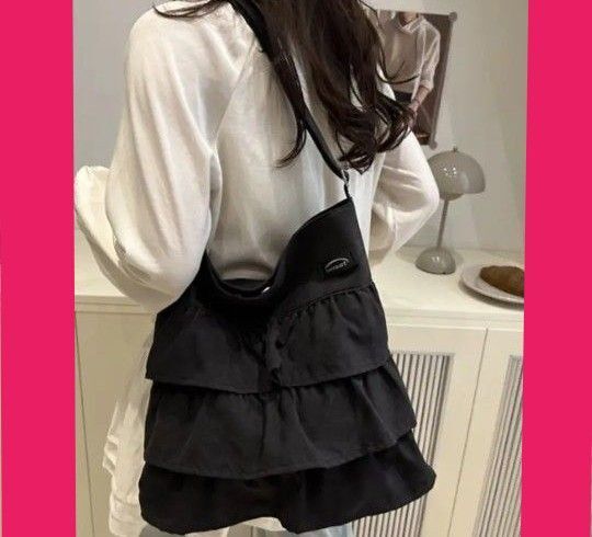 フリルトートバッグショルダーバック肩掛け新品未使用♪通勤通学お出かけ旅行 大容量お洒落大人可愛いフリル♪紐の長さ調節可能 ブラック