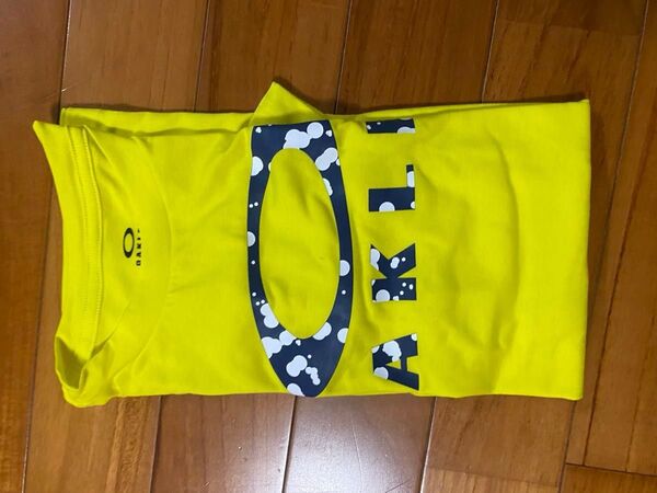 新品! オークリー シャツ