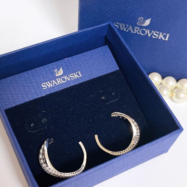 スワロフスキー Swarovski TWIST フープピアス