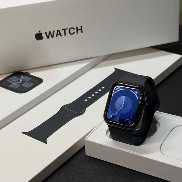 ☆バッテリー97 美品 Apple Watch SE2 40mm ミッドナイトアルミニウム アップルウォッチ GPSモデル 045