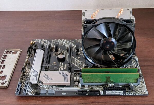 i7 10700、H470マザーボード、DDR4 16GB、SSD等 セット