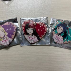 Aqours 3年生 缶バッチ 桜 ゲーマーズ 小原鞠莉 松浦果南 黒澤ダイヤ