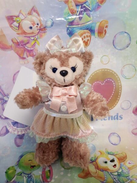 ディズニーシー ダッフィー&フレンズ 20周年 カラフルハピネス ぬいぐるみバッジ シェリーメイ
