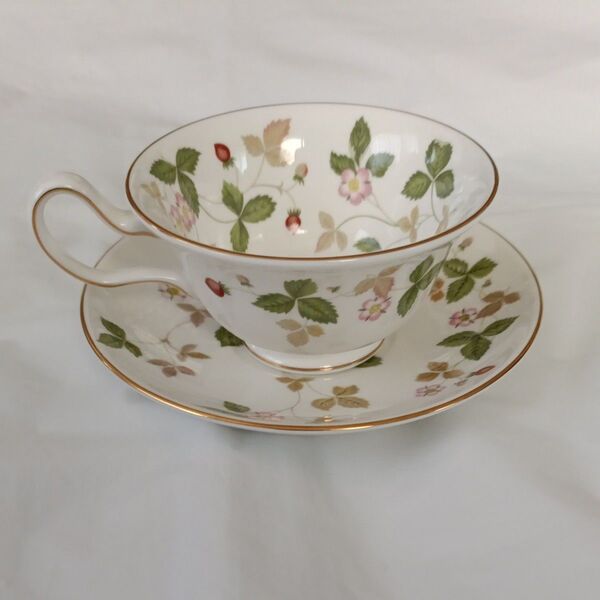 WEDGWOOD ウェッジウッド ワイルドストロベリー ティーカップ&ソーサー