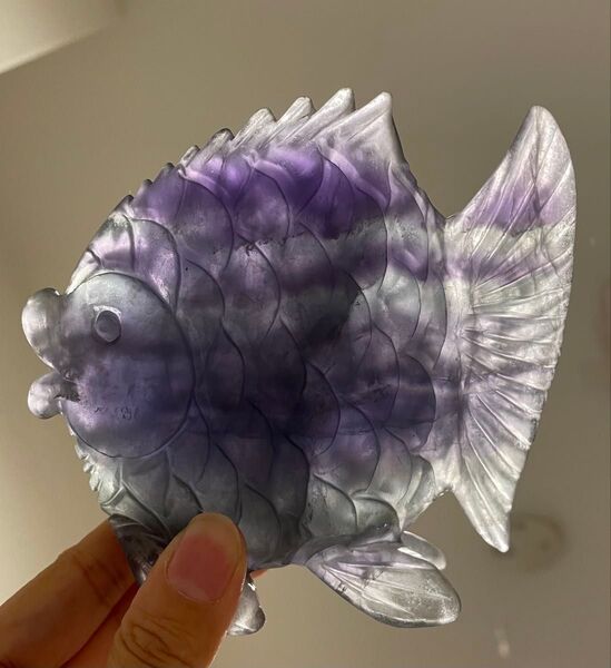 フローライトの魚 フィッシュ パープル 天然石 パワーストーン 幸運 ラッキー 開運 置物インテリア お守 魔除 原石 小物