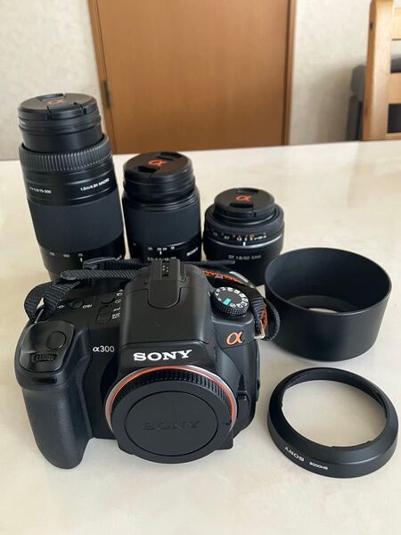 綺麗 SONY α300 レンズ3本 コンパクトフラッシュ2枚 付属品あり デジタル一眼レフカメラ SONY レンズ