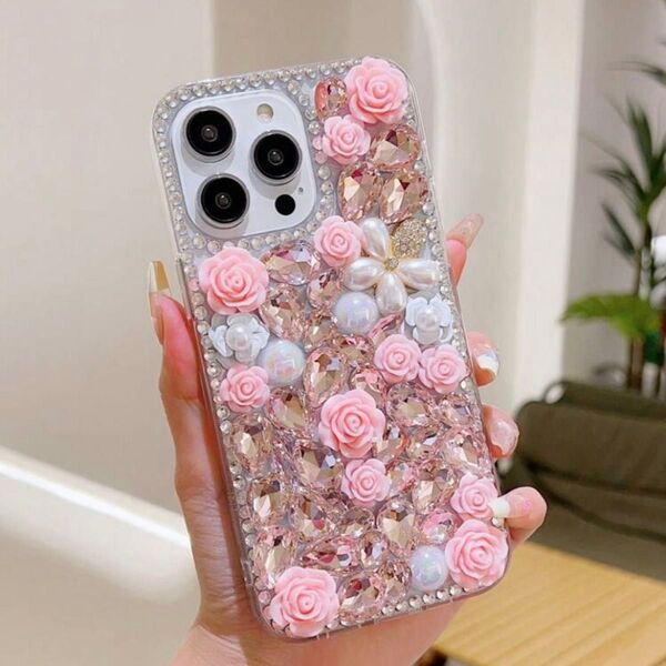 「iPhone」対応 デコレーションケース ピンクローズとキラキラ輝くストーンでデザインされた、存在感抜群のiPhoneケース
