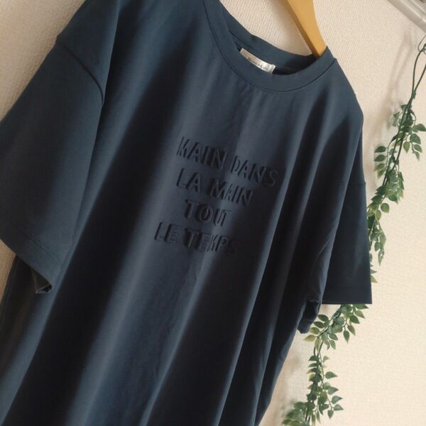 新品(F)エンボスロゴTシャツ トップス Tシャツ カットソー