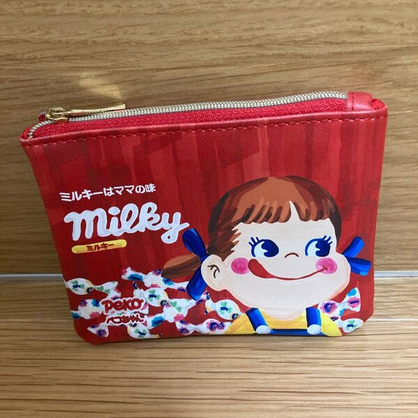 ペコちゃん ポーチ 赤色 未使用に近い