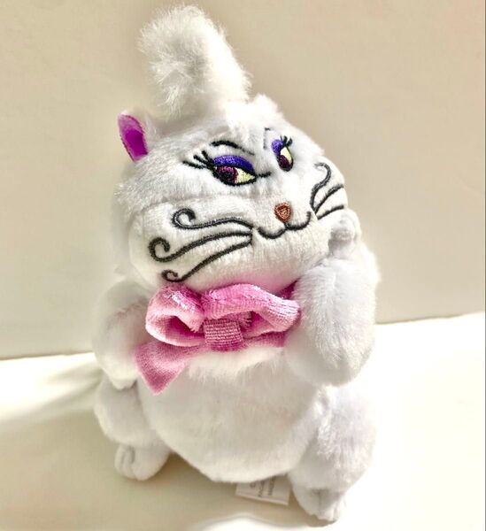 最終値下げ【新品・タグ付き】ディズニーストア ポムポム ぬいぐるみキーチェーン キーホルダー シンデレラ ぬいぐるみ マスコット
