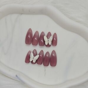 ネイルチップ ワンホン ガーリー フレンチガーリー シンプル 大人 チークネイル マグネット 蝶々 可愛い ミディアム