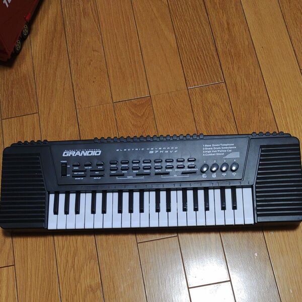 ピアノ 子供用 電池駆動 キーボード