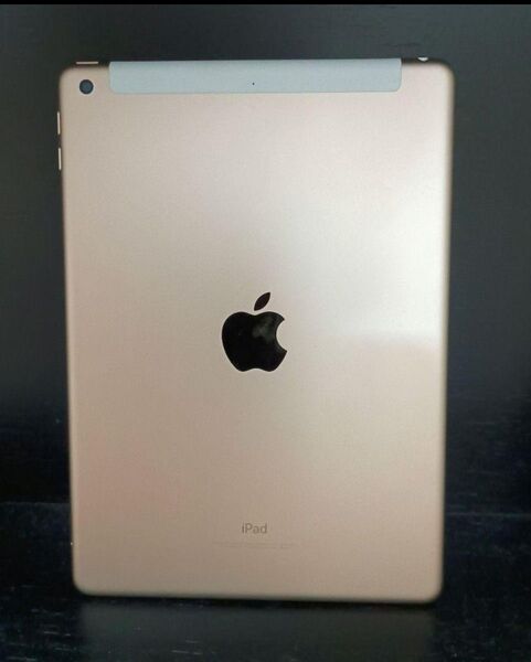 美品! Apple iPad ゴールド 本体 第5世代 A1823 中古