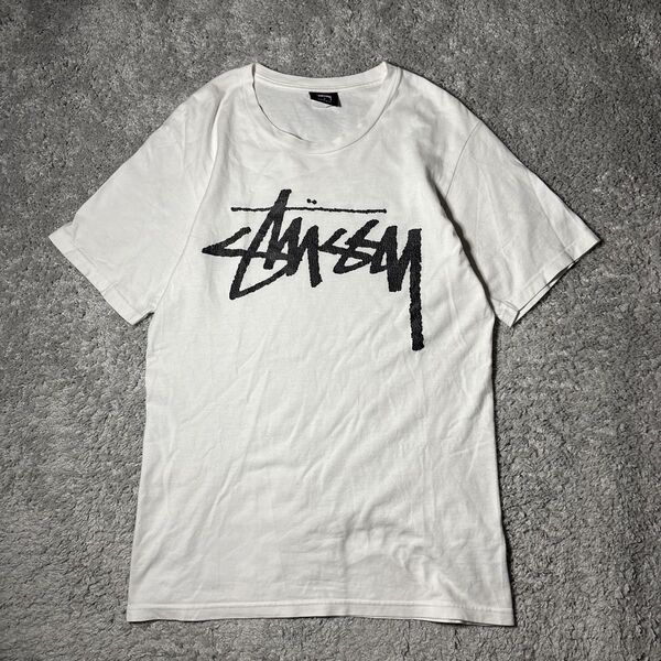 stussy ステューシー Tシャツ ホワイト 半袖 半袖Tシャツ センターロゴ ユニセックス プリントTシャツ 古着