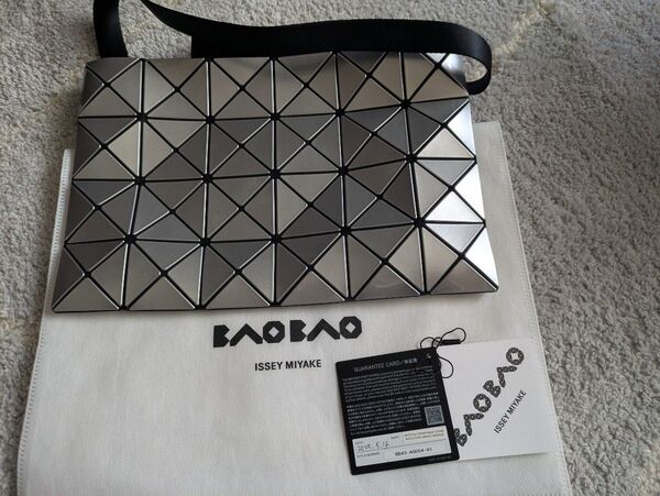 BAOBAO ISSEY MIYAKE ルーセントマット ショルダーバッグ シルバー