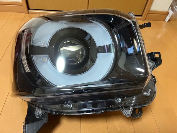 N-BOX JF5JF6右 ヘッドライト STANLEYw6705中古