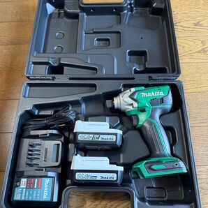 マキタ 充電式インパクトドライバー M697D 充電器&バッテリー2個付