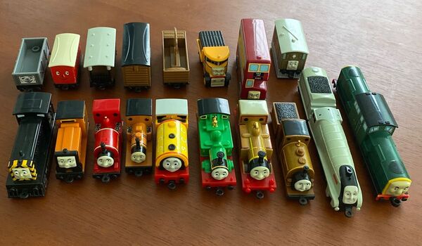 【中古品】きかんしゃトーマス 食玩18個セット