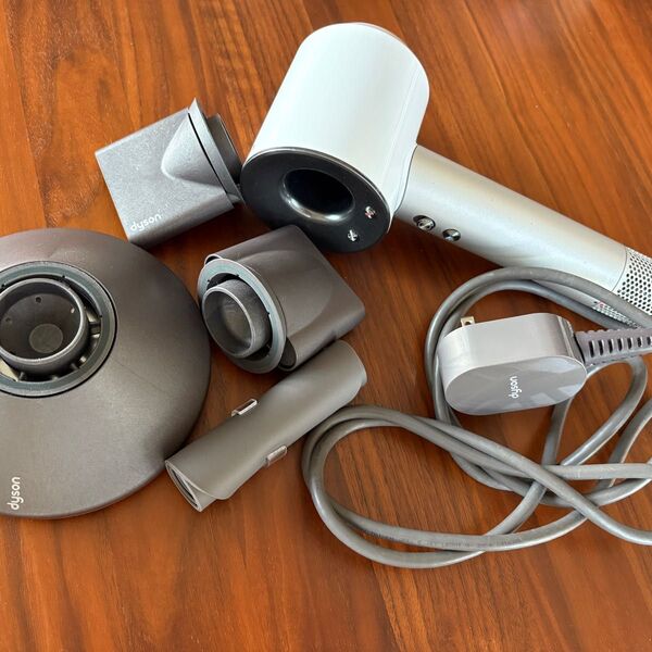早い者勝ち! Dyson ダイソン ヘアドライヤー ジャンク品 ◎アタッチメントは新品未使用!◎
