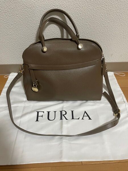 フルラ パイパー