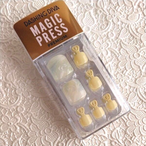 DASHING DIVA MAGICPRESS PEDI 黄色 足爪用 マジックプレス ネイルチップ つけ爪 ダッシングディバ
