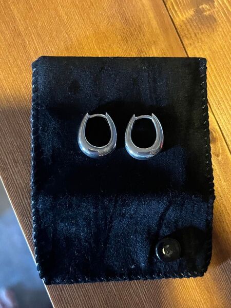 トムウッド ピアス