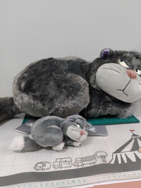 新品!!Disneyディズニー 2024 猫の日 ルシファー ぬいぐるみセット