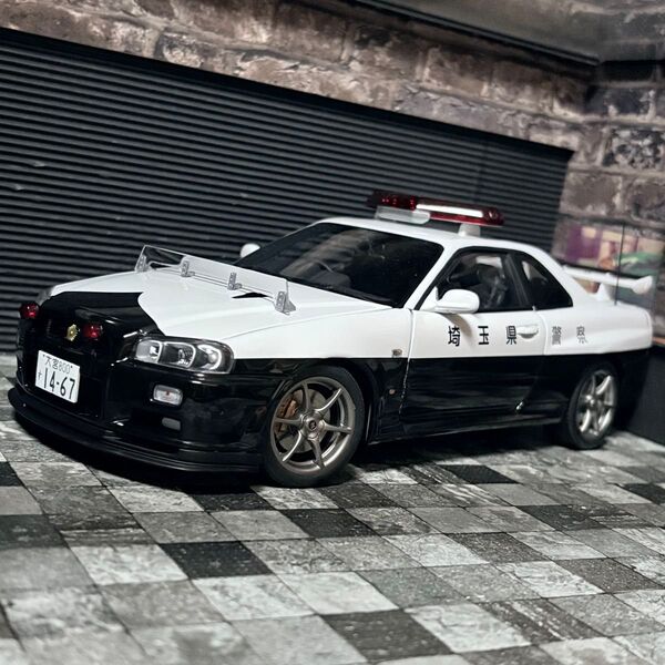 6000台限定 1/18 AUTOart 日産 スカイライン GT-R (R34) V-SPECⅡ 埼玉県警 パトカー