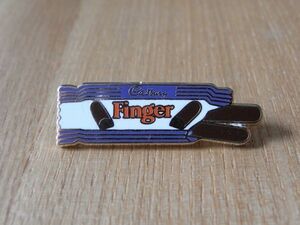 古い ピンバッジ : Finger フィンガー チョコレート 広告 ロゴ お菓子 ピンズ #P