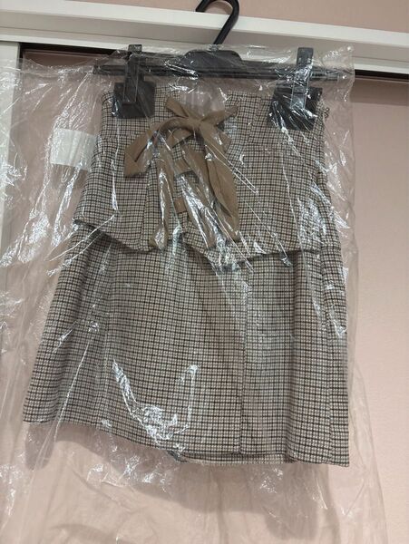 新品未使用【SNIDEL】 レースアップスカショーパン