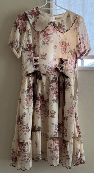 axes femme ワンピース 花柄