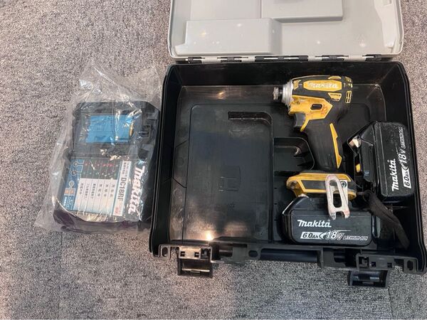 マキタインパクトドライバー18V 18V6.0Ahバッテリー2個付き (中古) 充電器器新品未使用です