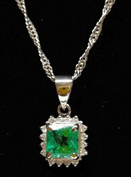 美品 天然 エメラルド ネックレス エメラルド(0.82ct) ダイヤモンド(0.12ct) Pt900 Pt850 ソーティング