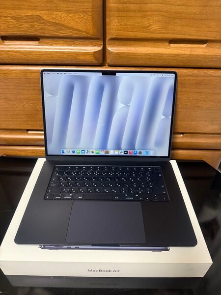 MacBook Air M2 メモリ8GB/SSD 256GB 15インチ