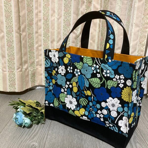 紙袋風トート(花と木ノ実) スクエアトートバッグ 大きなランチバッグ マイボトルを持って ハンドメイド