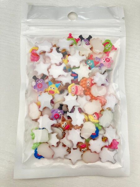 ハンドメイド モンスター デコパーツ たらこ顔 手芸 カボション パーツ 沢山 1袋 100個入り ミニ 小さい