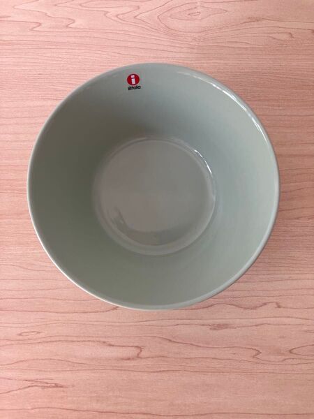 新品未使用 イッタラ セラドングリーン シリアルボウル 15cm