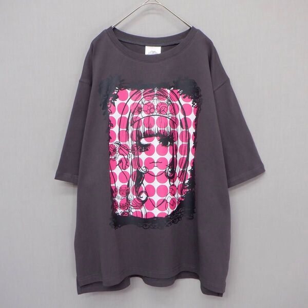 メイク柄Tシャツ