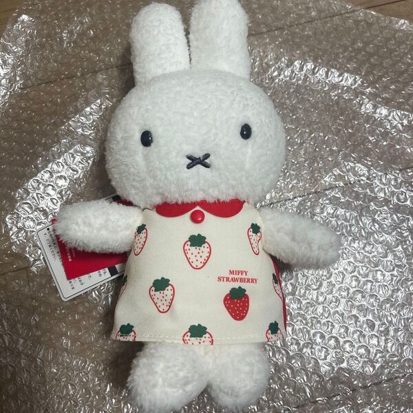 ミッフィー MIFFY STRAWBERRY いちご柄コスチュームぬいぐるみ
