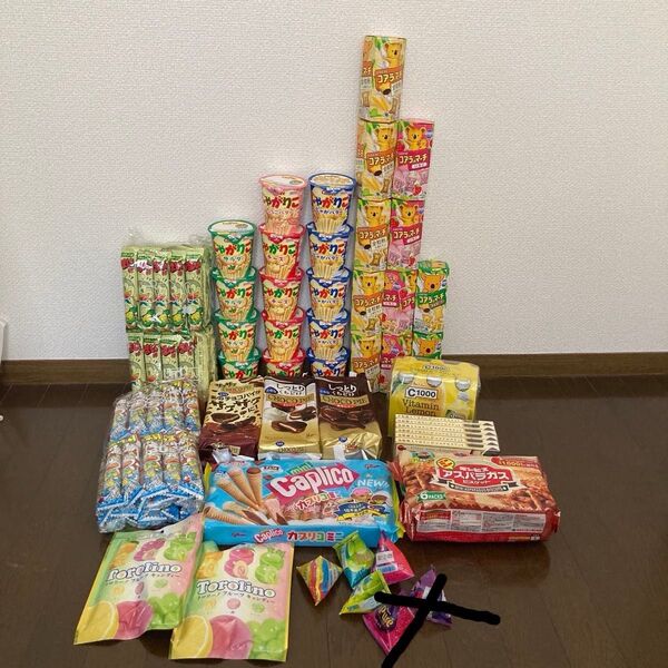 お菓子 食品 セット まとめ売り 詰め合わせ チョコ じゃがりこ ジュース グミ 飴 駄菓子