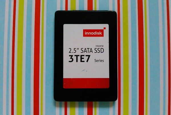 正常★innodisk 256GB 2.5 SATA SSD 3TE7★