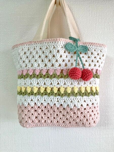 ハンドメイド トートバッグ ニットバッグ チューリップ柄 コットン毛糸 手編み