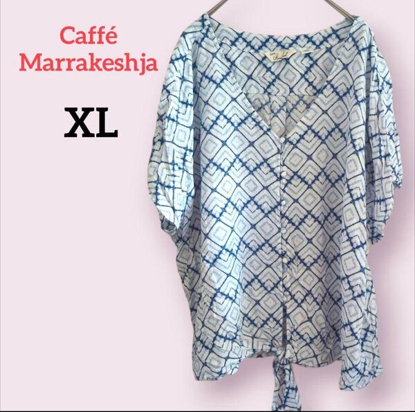 Caff Marrakeshja【XL】幾何学模様 Vネックシャツ 青 白 涼しげ 薄手 春夏 かわいい オシャレ 透け感